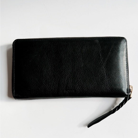 Fossil full sized leather zippered wallet - Picture 2 of 6
